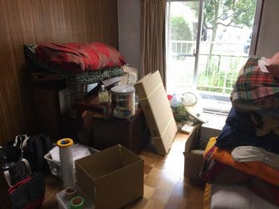2LDKの長年住まわれていたお部屋の家財整理作業の事例-作業前画像