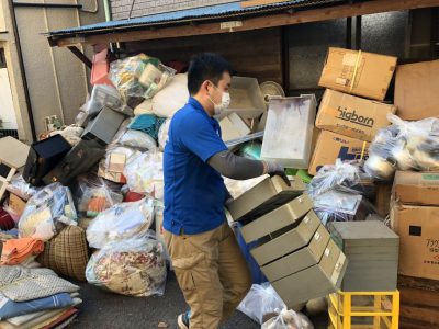 大田区で資材の卸業の建物の遺品整理の事例-作業前画像