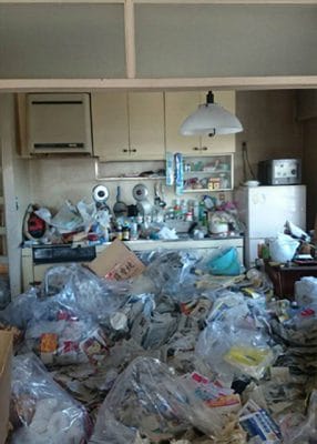 3DKのマンション ゴミ屋敷の遺品整理の事例-作業前画像