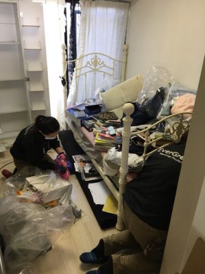 1R女性のお部屋を女性スタッフが対応した遺品整理の事例-作業前画像